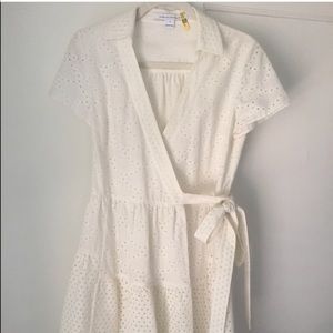 DVF white eyelet wrap dress!🌸